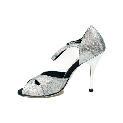 Scarpa da donna Ely (620) in glitter argento, elegante scarpa Outlet con design brillante e dettagli raffinati.