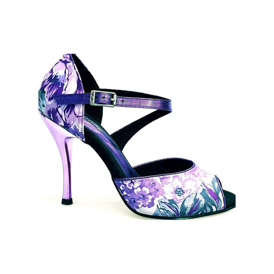 Scarpa da donna Leonor in raso seta fiorato Caracas Lilla, con tacco e dettagli eleganti, ideale per occasioni speciali.