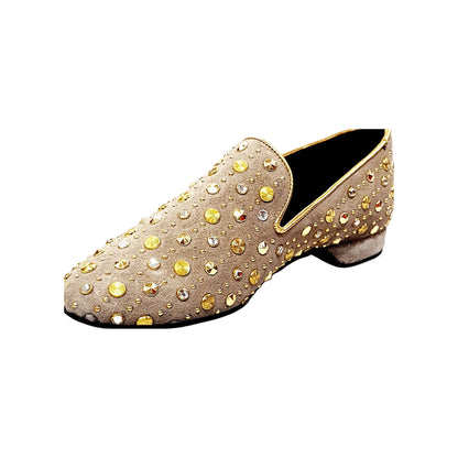 Scarpa da uomo Jack Sparrow Pirata Wish Dance Shop in camoscio beige con borchie dorate e cristalli Swarovski neri.