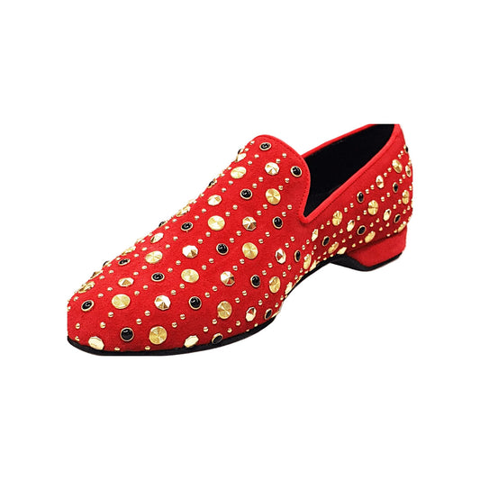 Scarpa mocassino Jack Sparrow Pirata Wish Dance Shop in camoscio rosso con borchie dorate e Swarovski neri incastonati