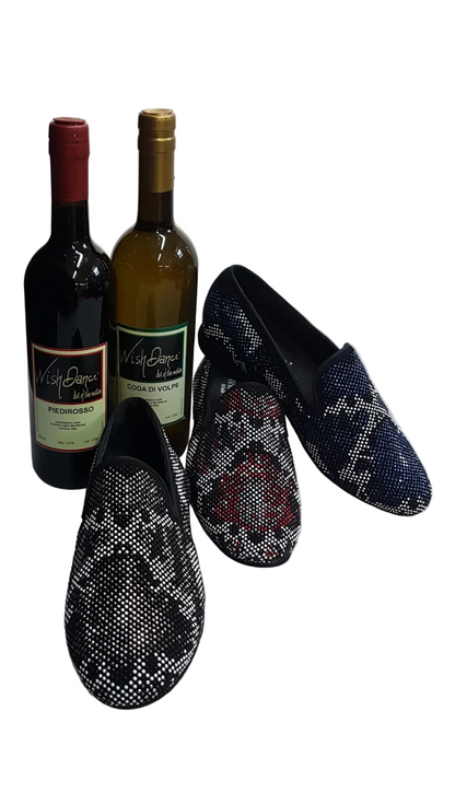 Mocassino da uomo Wishdance Viper Blue in camoscio blu con dettagli Swarovski blu, bianco e nero, su suola micro.