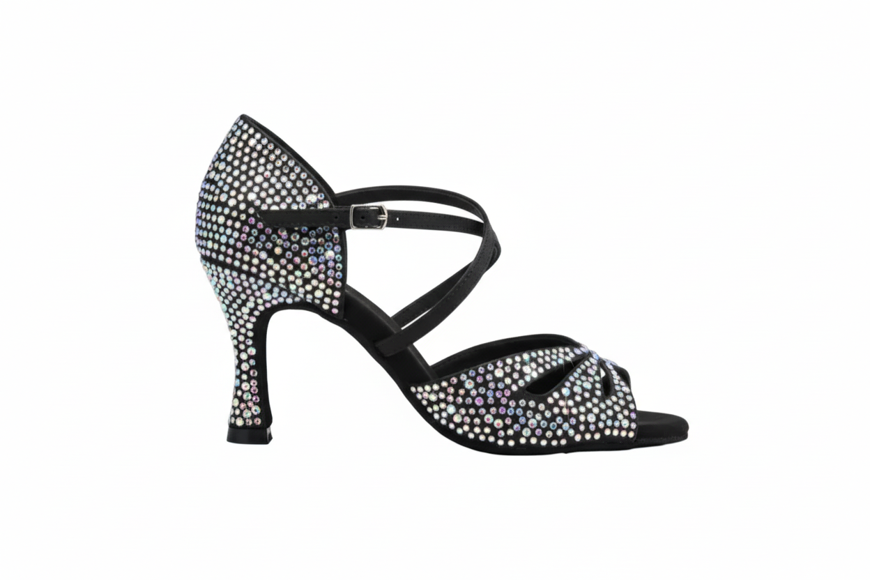 Scarpa da donna in raso nero FLAVIA Dreams Deluxe con strass boreali e tacco a rocchetto, elegante e brillante.
