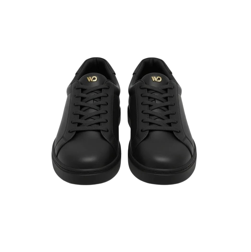 Scarpa sneaker ecopelle nera ATACA Versus Vortex con suola in gomma e resina, dettagli oro e design comodo e leggero.