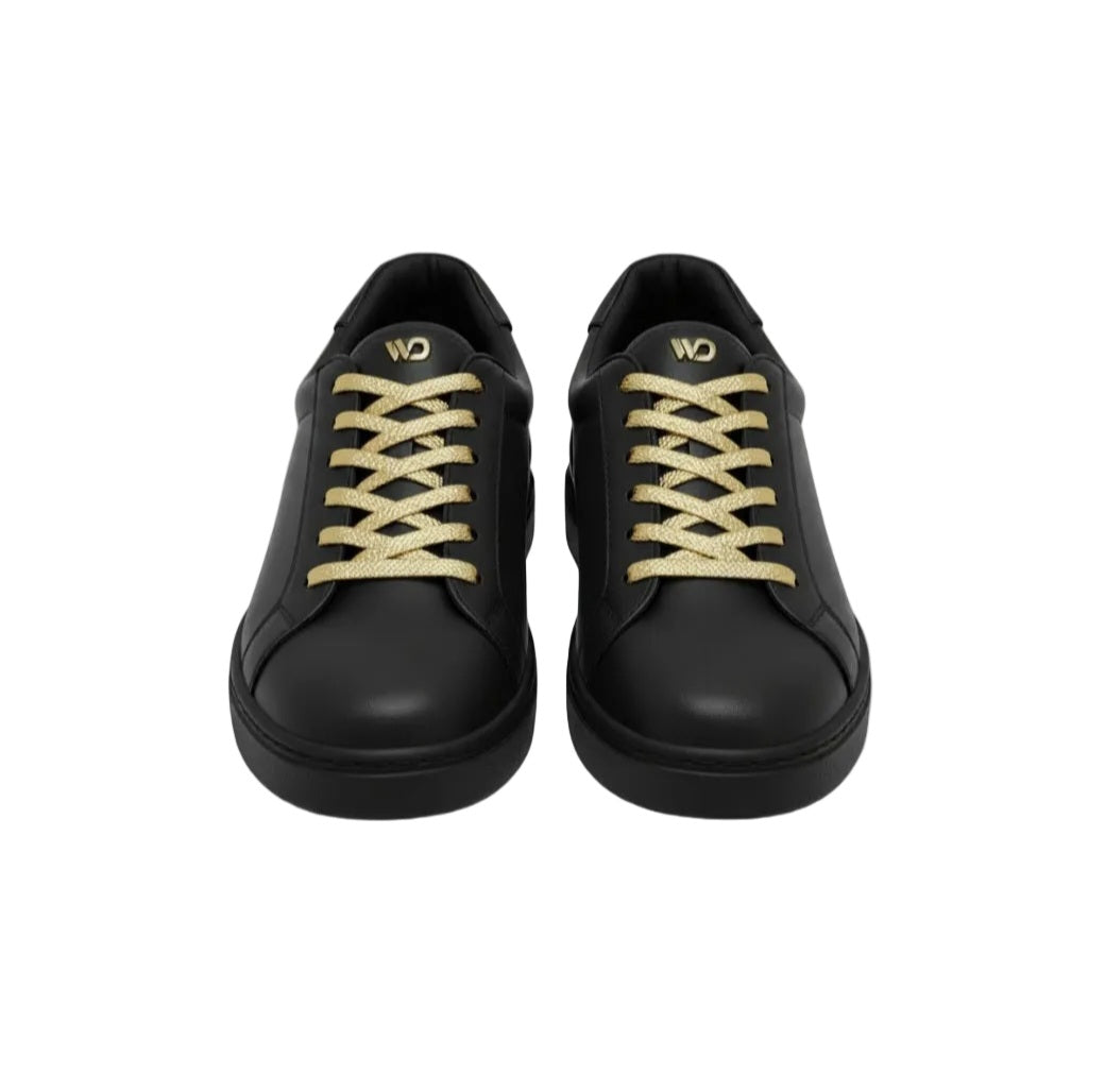 Sneaker Ecopelle totale nera ATACA Versus Vortex con suola in gomma e resina, dettagli oro e design comodo e leggero.