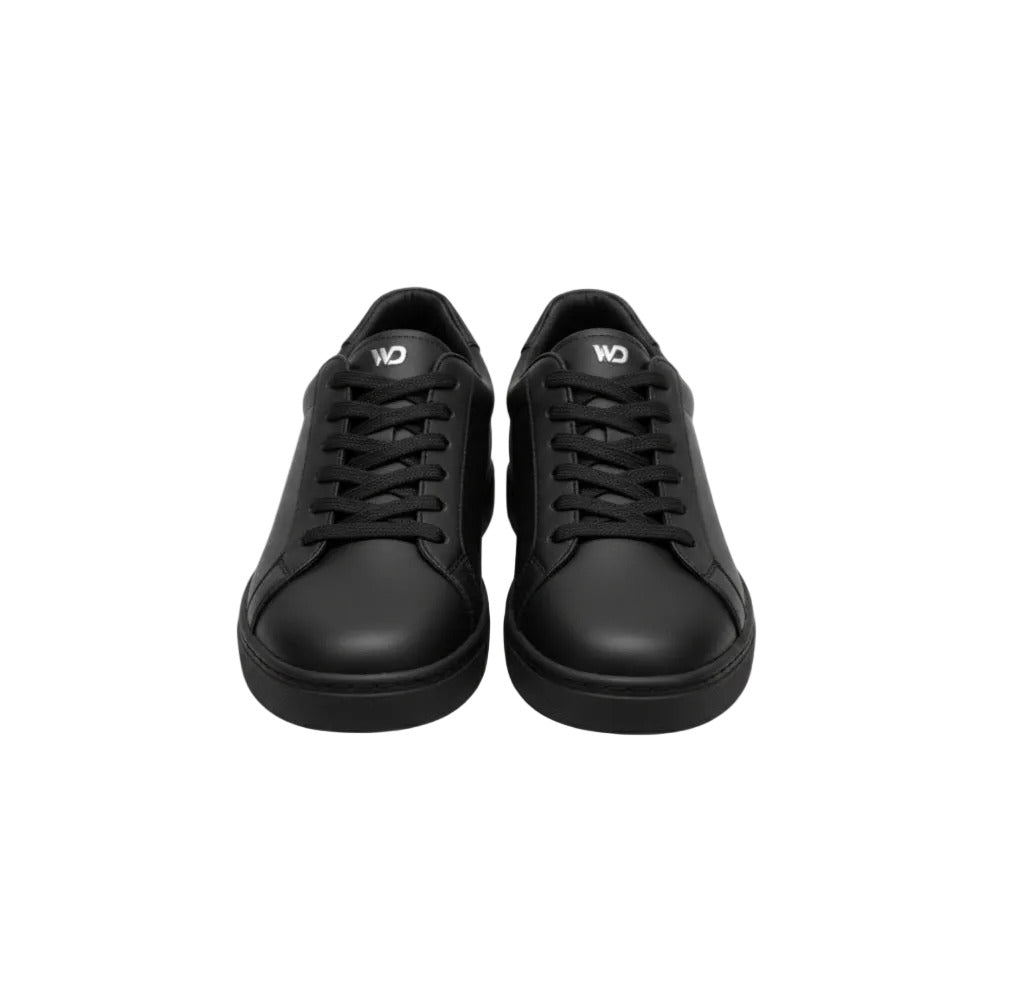 Sneaker ecopelle totale nera ATACA Black Mamba Vortex Wish Dance Shop con suola in gomma nera, dettagli argento e design confortevole