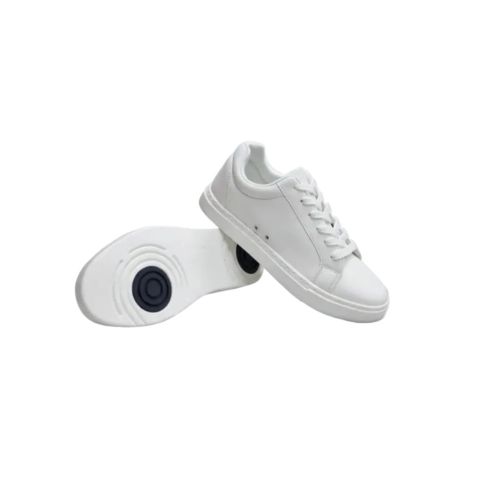 Sneaker ecopelle bianca Suprema White Black Vortex (FCE) con dettagli neri, suola in gomma e resina, comfort leggero, marca Wish Dance.