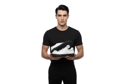 Sneaker ecopelle bianca ATACA Dalmy Vortex con suola nera, dettagli pivot bianchi, comoda e leggera, in materiale vegan e resina.