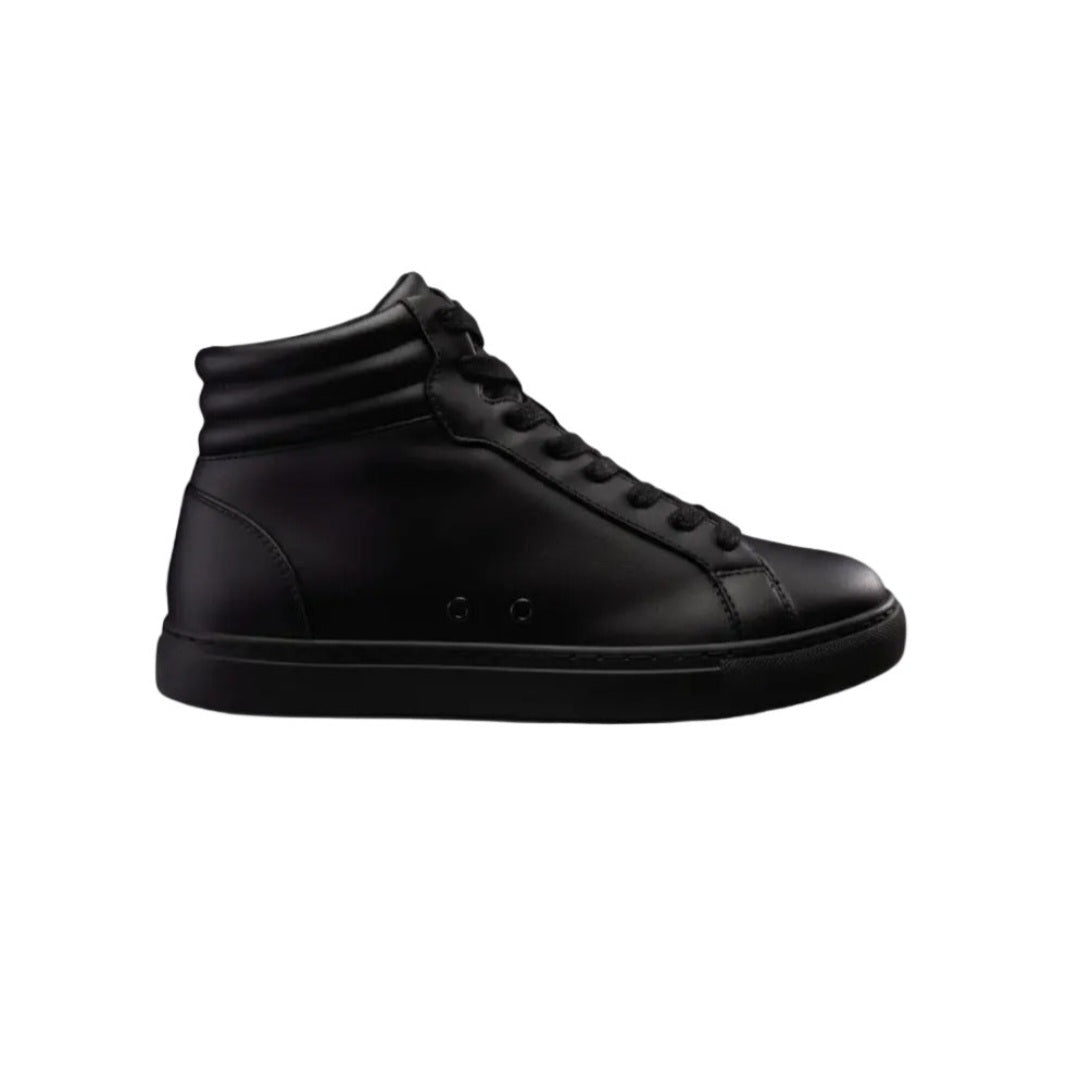 Sneaker GERO Mefisto Black Vortex in ecopelle nera, con suola in gomma e resina, dettaglio di cerchi rossi, stile alto e comfort.
