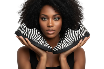 Sneaker Wish Dance Shop ATACA Zebry Black Silver Vortex in tessuto zebra, con suola in gomma nera e dettagli in argento.