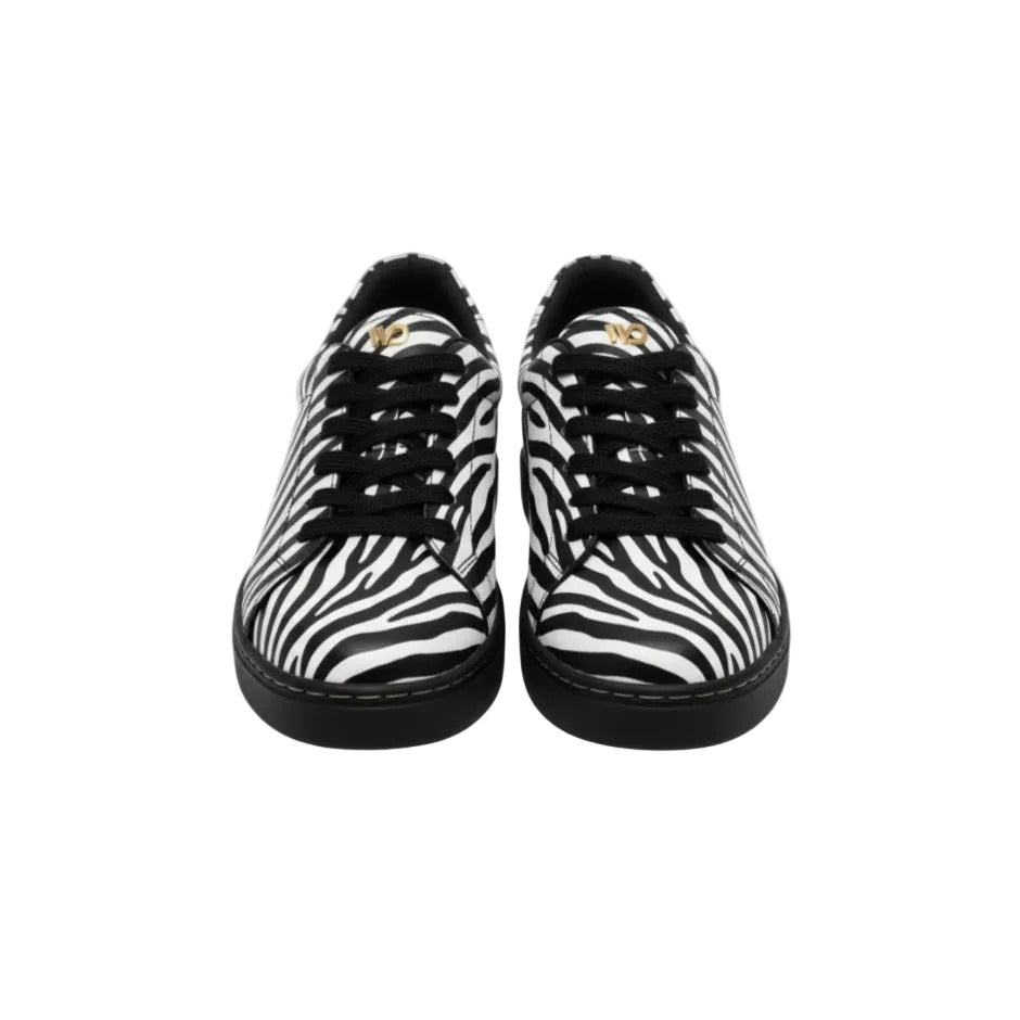 Sneaker Wish Dance Shop ATACA Zebry Black Silver Vortex in tessuto zebrato, suola nera in gomma e resina, dettagli argento pivot.