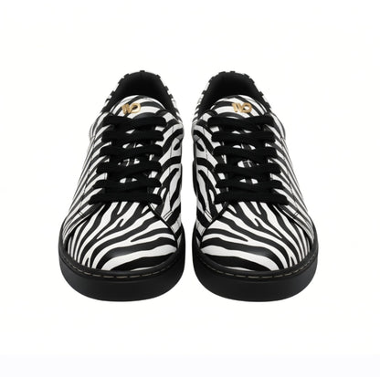 Sneaker Wish Dance Shop ATACA Zebry Black Silver Vortex in tessuto zebrato vegan, suola nera, dettagli argento pivot, comfort leggero.