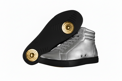 Sneaker GERO Noah Silver Vortex Wish Dance Shop con suola bianca in gomma, dettagli argento e design vegan in ecopelle alta.