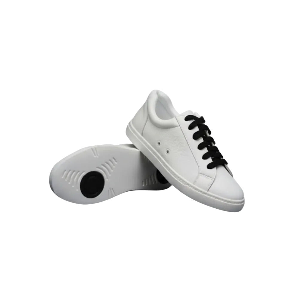 Sneaker ecopelle bianca Wish Dance Shop ATACA White Vortex con suola bianca, dettagli neri, design leggero e flessibile, comfort vegan.
