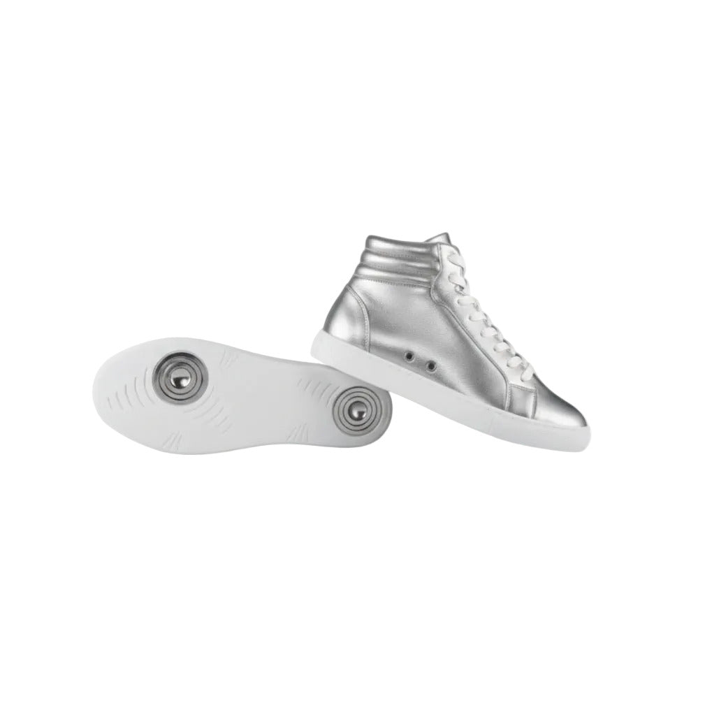 Sneaker GERO Noah Silver Vortex Wish Dance Shop, scarpa alta in ecopelle argento, suola bianca, dettagli in argento e design moderno