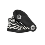 Carica immagine nella Galleria, Scarpa da donna in camoscio nero con plateau e tacco a spillo, stile elegante e confortevole, marca Wish Dance Shop.
