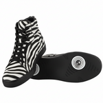 Carica immagine nella Galleria, Scarpa da donna in camoscio nero con plateau e tacco a spillo, modello Wish Dance Shop, vista frontale con dettagli eleganti.
