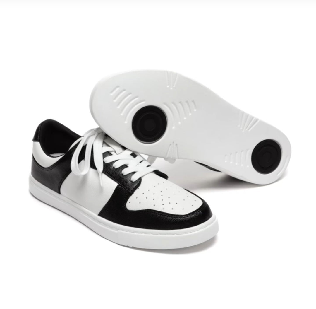 FABRIS (L0702FCE) - Sneaker in Ecopelle Vegan Bianca e Nera Suola in Gommina e Resina Bianca Tecnica Cerchi Neri Pivot