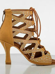 Carica immagine nella Galleria, Olimpya Confort Plus - Sandalo a Tronchetto in Camoscio Beige con Swarovski Boreali e Tacco a Rocchetto
