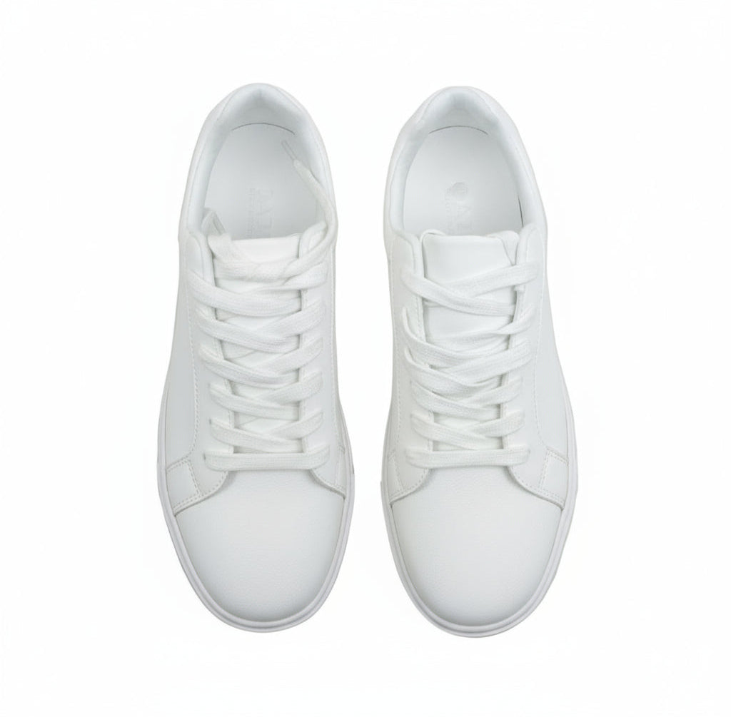 Sneaker ecopelle bianca Suprema White Black Vortex FCE con suola in gomma e resina, dettagli neri e design comodo.