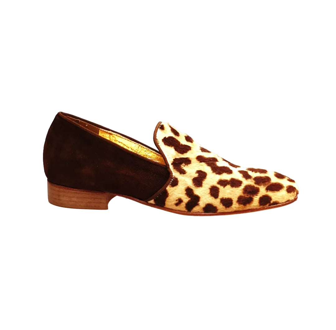Mocassino uomo AKIM MS21 in cavallino leopardato beige e camoscio marrone, scarpa Wish Dance Shop con motivo giaguaro e forma lunga