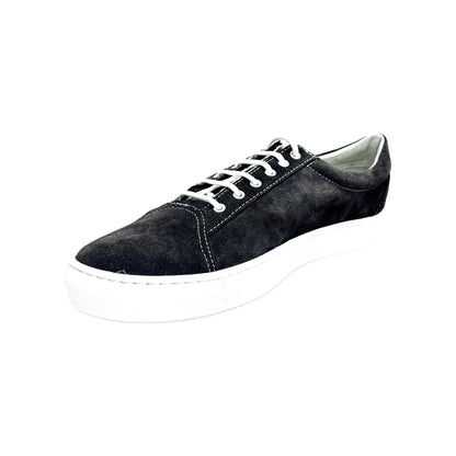 Scarpa sneaker Albir Panther Wish Dance Shop in camoscio nero con cuciture bianche e suola in resina di gomma bianca.