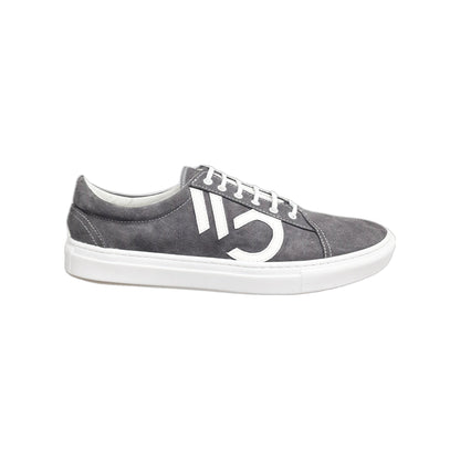 SNEAKER URBANKIZ EXTRACONFORT FLEX IN CAMOSCIO GRIGIO CUCITURE BIANCHE CON CASSETTA IN RESINA DI GOMMINA, vista frontale