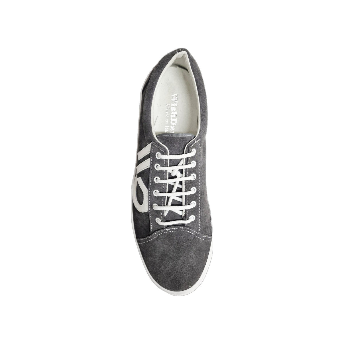 Sneaker Urbankiz Albir Ceniza in camoscio grigio con cuciture bianche e suola in resina di gomma bianca, alta comodità.
