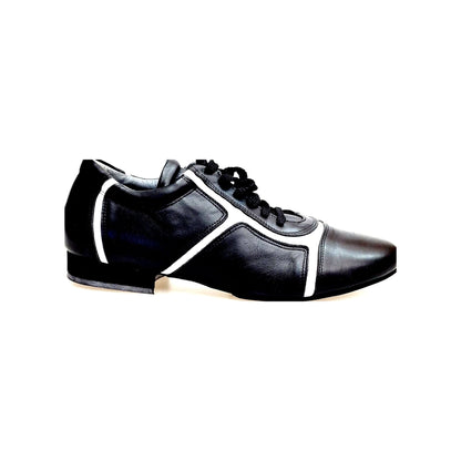 Sneaker Antony 115 Wish Dance Shop da uomo in pelle nera con inserti in vernice bianca, scarpa moderna e stilosa.
