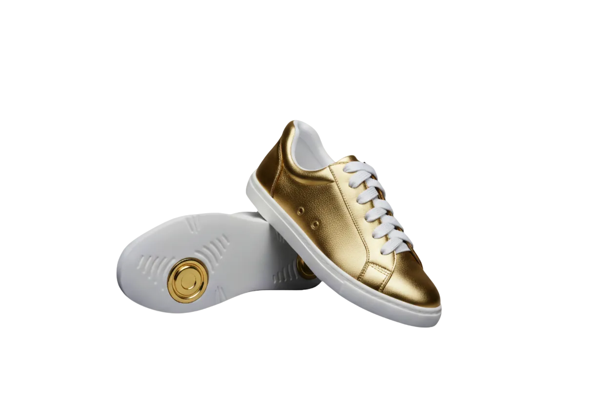 Sneaker ecopelle bianca Wish Dance Shop ATACA Gabriel Vortex con suola bianca, dettagli oro, design leggero e comfort vegan.