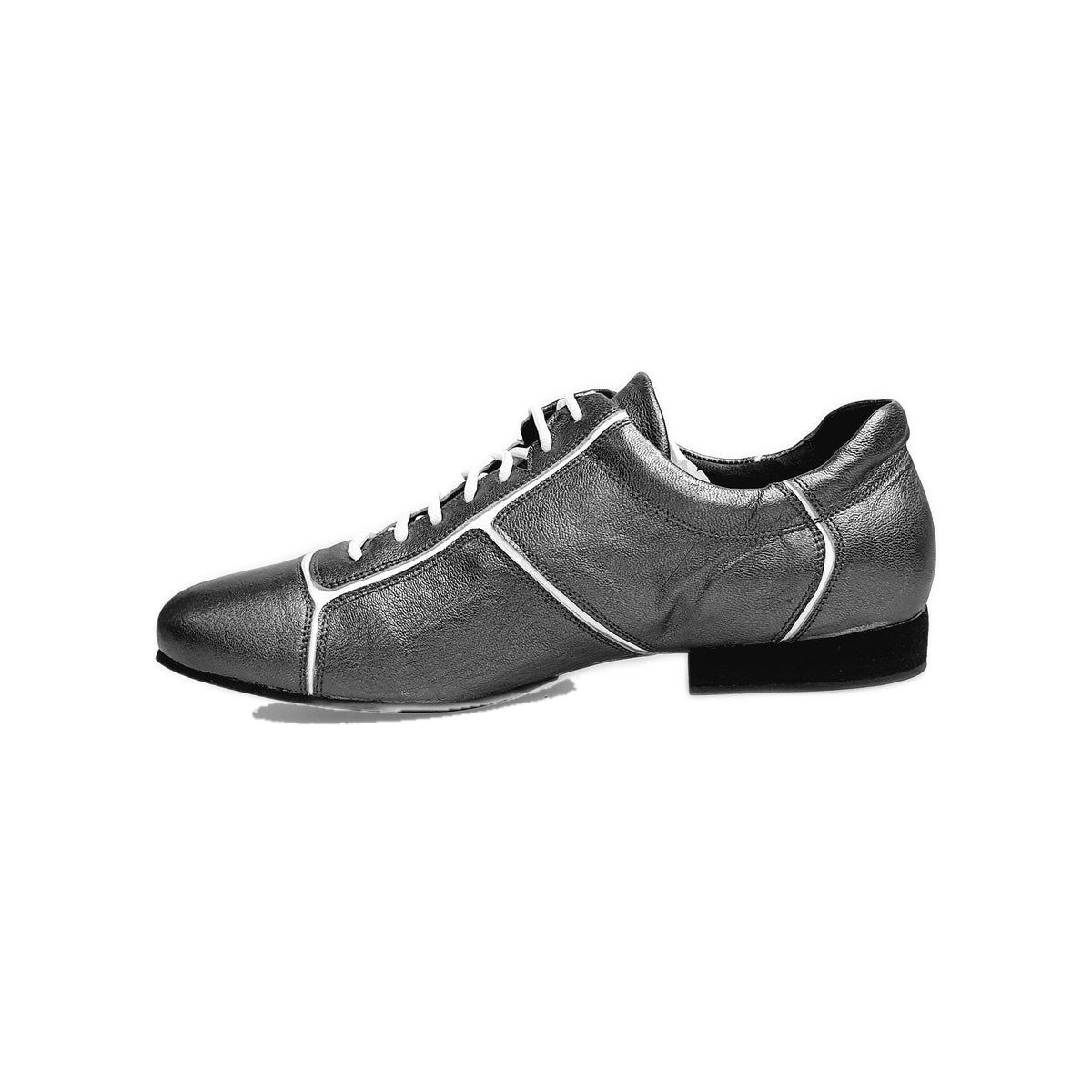 Scarpa sneaker in pelle satinato bianco con inserti in vernice Melissa e dettagli in acciaio, marca Wish Dance.