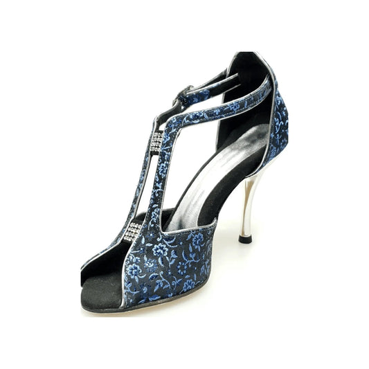 Scarpa da donna Wishdance Fascino (401) in tessuto veneziano blu con tacco a spillo laminato argento, dettagli fiorati.