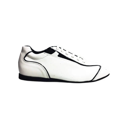 Sneaker bianca Ivan Habana in pelle con dettagli neri e suola in Microlight, calzatura comoda e moderna di Wish Dance Shop
