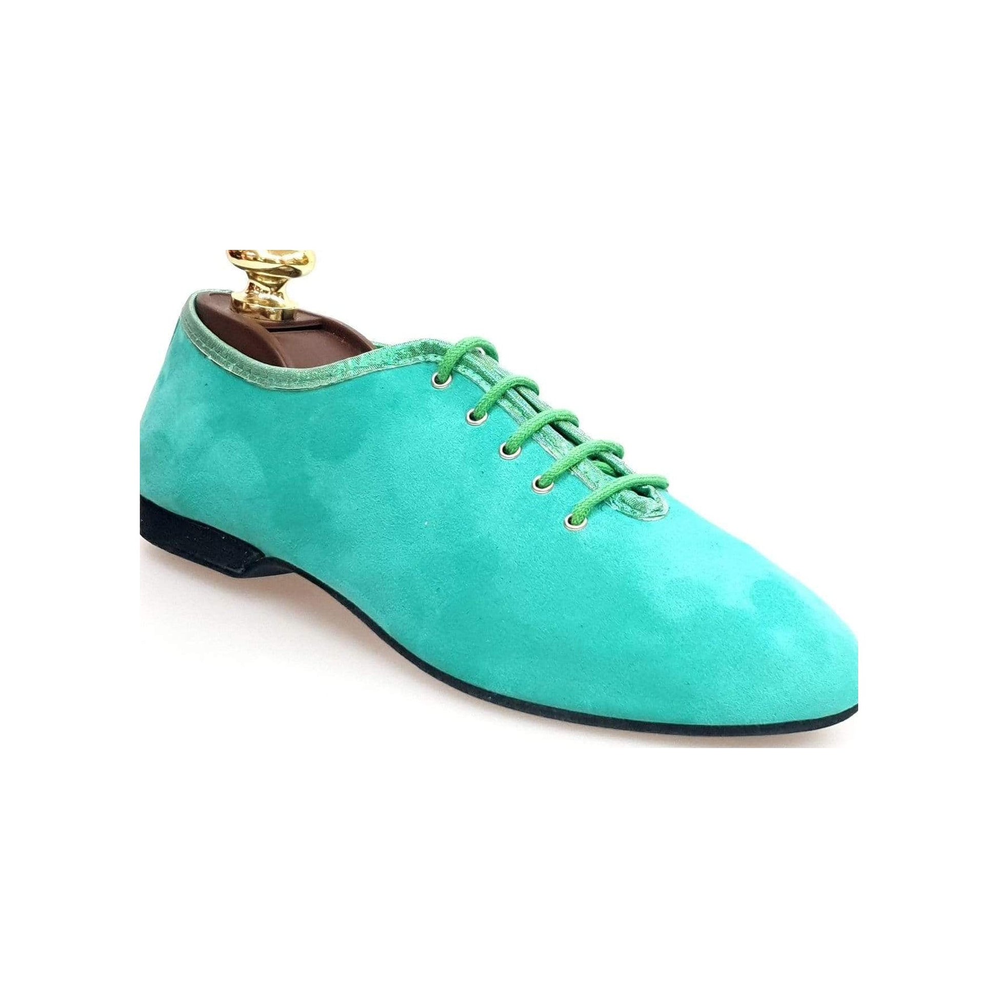 Scarpa Jazz 03 da allenamento in camoscio verde chiaro, marca Wish Dance Shop, vista frontale con dettaglio della suola.