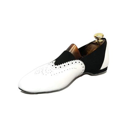 Scarpa Roly Jazz 06 in pelle bianca con elastico nero e suola bufalo, suola flex per comfort e stile da danza.