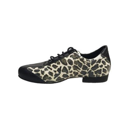 Scarpa da uomo Max di Movida WISH DANCE in pelle nera con dettagli in razza nera, vista frontale, elegante e moderna.