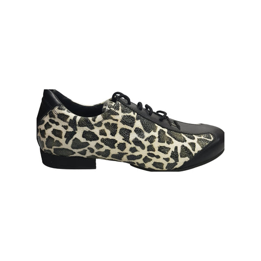 Scarpa da uomo Max Movida by WISH DANCE in pelle nera, con dettagli eleganti e finiture di alta qualità.