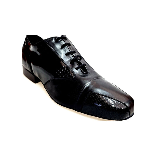 Scarpa da uomo Milo di Wish Dance in morbida pelle nera e vernice nera con punta squadrata, stile elegante e moderno