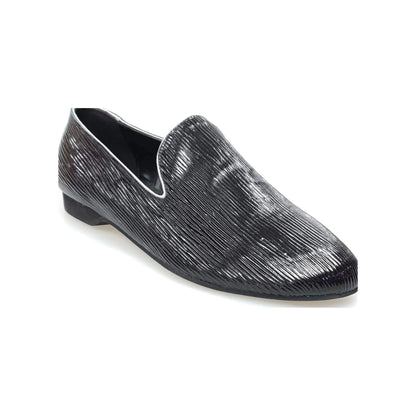 Mocassino uomo in paglia nera con suola in gomma, scarpa elegante e comoda, rifinita in stile classico.