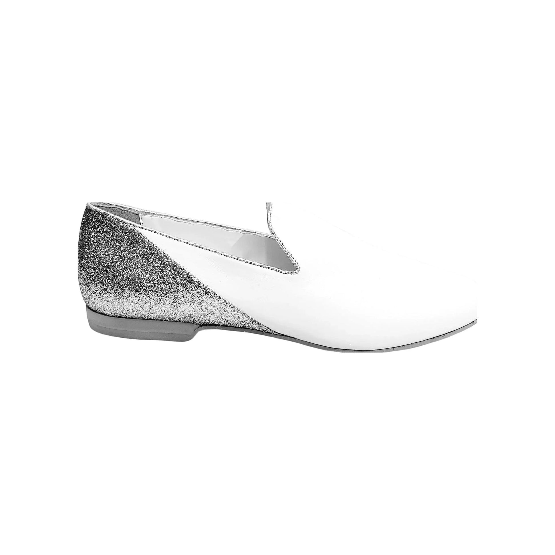 Scarpa mocassino da uomo Serse 800B in pelle bianca con tallone glitter argento, stile elegante e moderno.