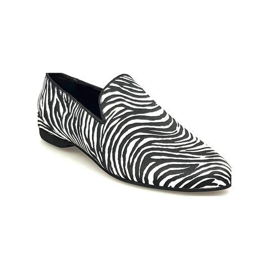 Scarpa mocassino da uomo in raso seta zebrato Fluò, stile elegante e alla moda, con dettagli in tessuto lucido.