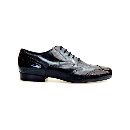 Scarpa in morbida pelle nera e vernice nera Wish Dance MOMO con punta tonda a coda di rondine, stile elegante e sofisticato