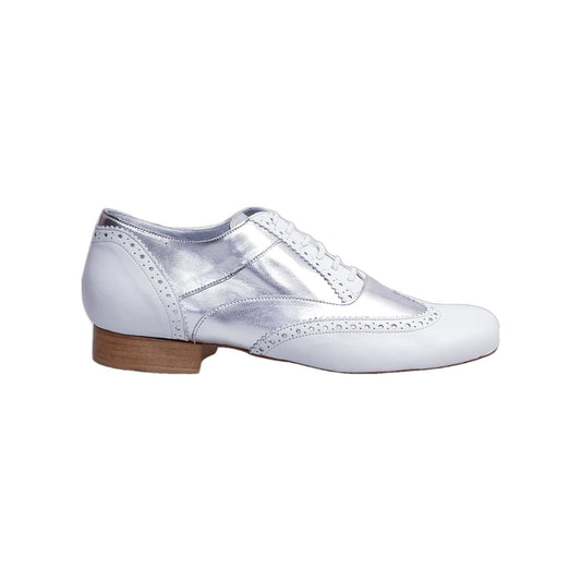 Scarpa stringata Adone MS14 in pelle bianca e argento, forma tonda, stile Oxford Brogue, elegante e raffinata.