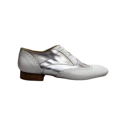 Scarpa stringata Richard MS14 in pelle bianca e argento, mod. Oxford Brogue con punta lunga, stile elegante e classico.