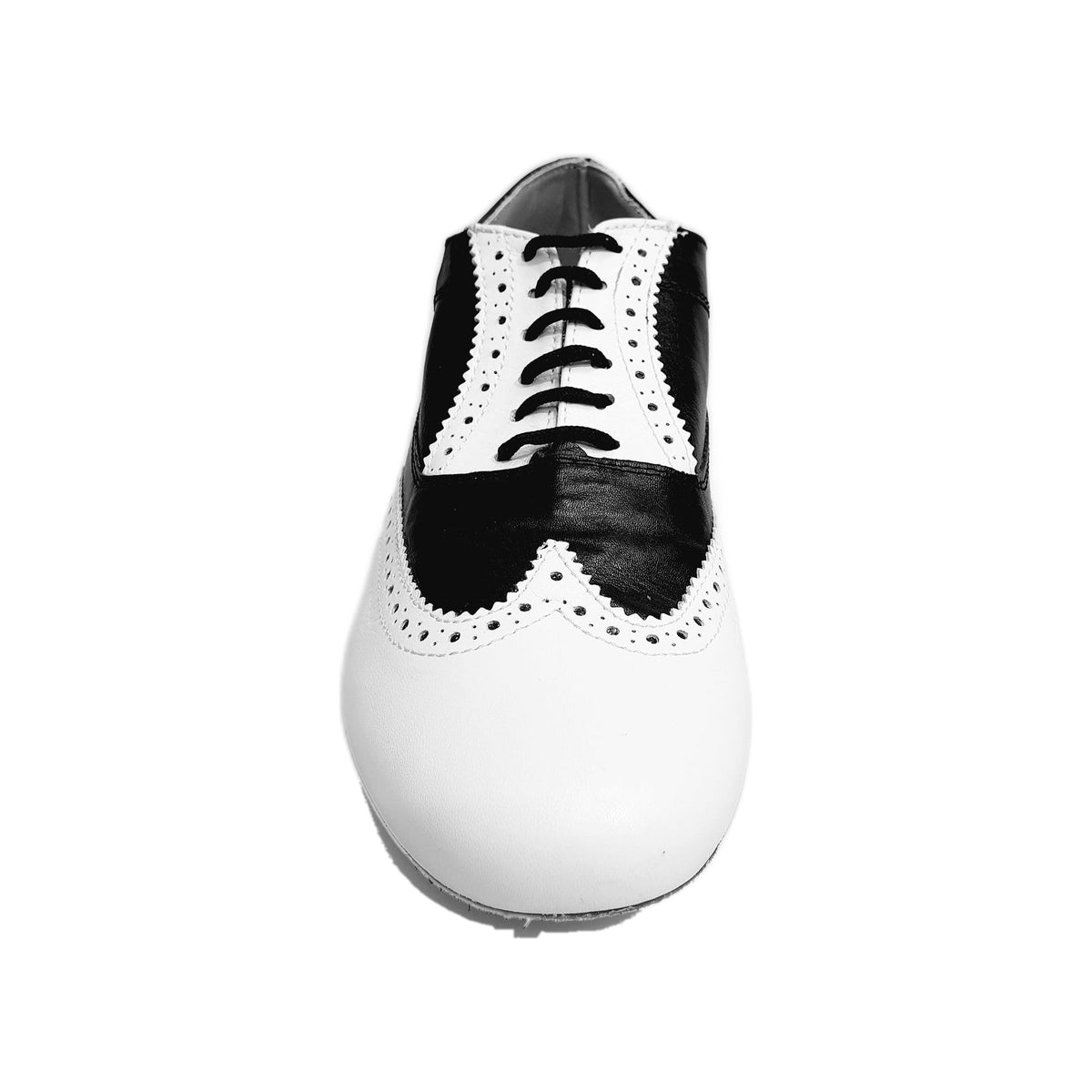 Scarpa stringata Adone MS14 Oxford Brogue in pelle bianca e nera, forma tonda, stile classico e elegante.