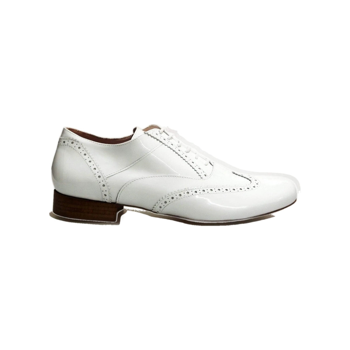 Scarpa Oxford Brogue Adone MS14 in vernice bianca con coda di rondine e forma tonda, ideale per stile elegante e raffinato
