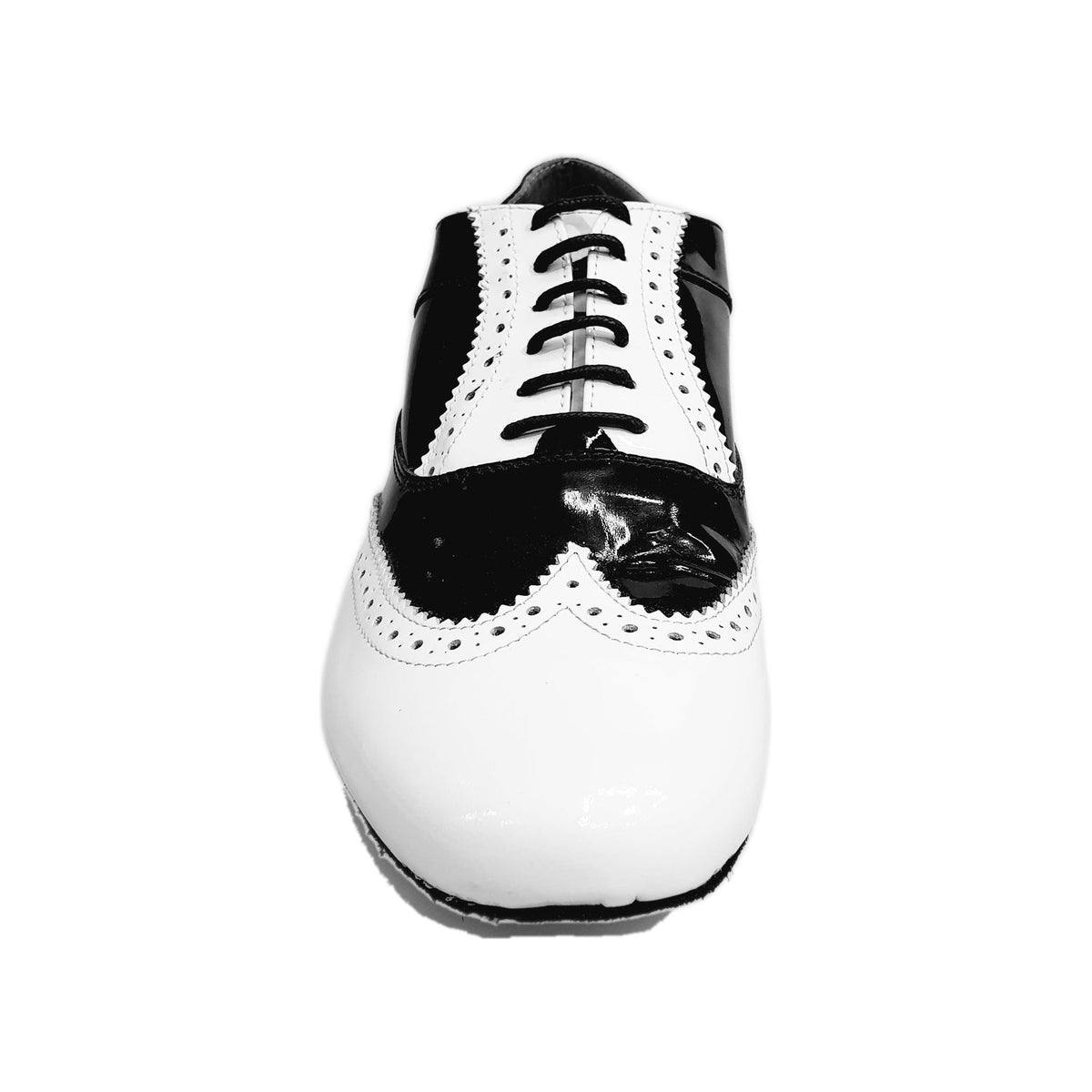 Scarpa stringata coda di rondine Wish Dance Shop Adone MS14 in vernice bianca e nera, forma tonda, stile oxford brogue.
