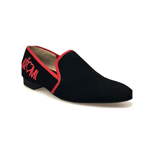 Mocassino Venturi MS21 KIZMI in camoscio nero con bordo rosso e ricamo rosso, forma lunga, calzatura elegante Wish Dance Shop