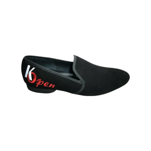 Mocassino Madrid (MS21) K.Open in camoscio nero con bordi rossi e ricamo, scarpa da ballo Kizomba open rosso, forma lunga