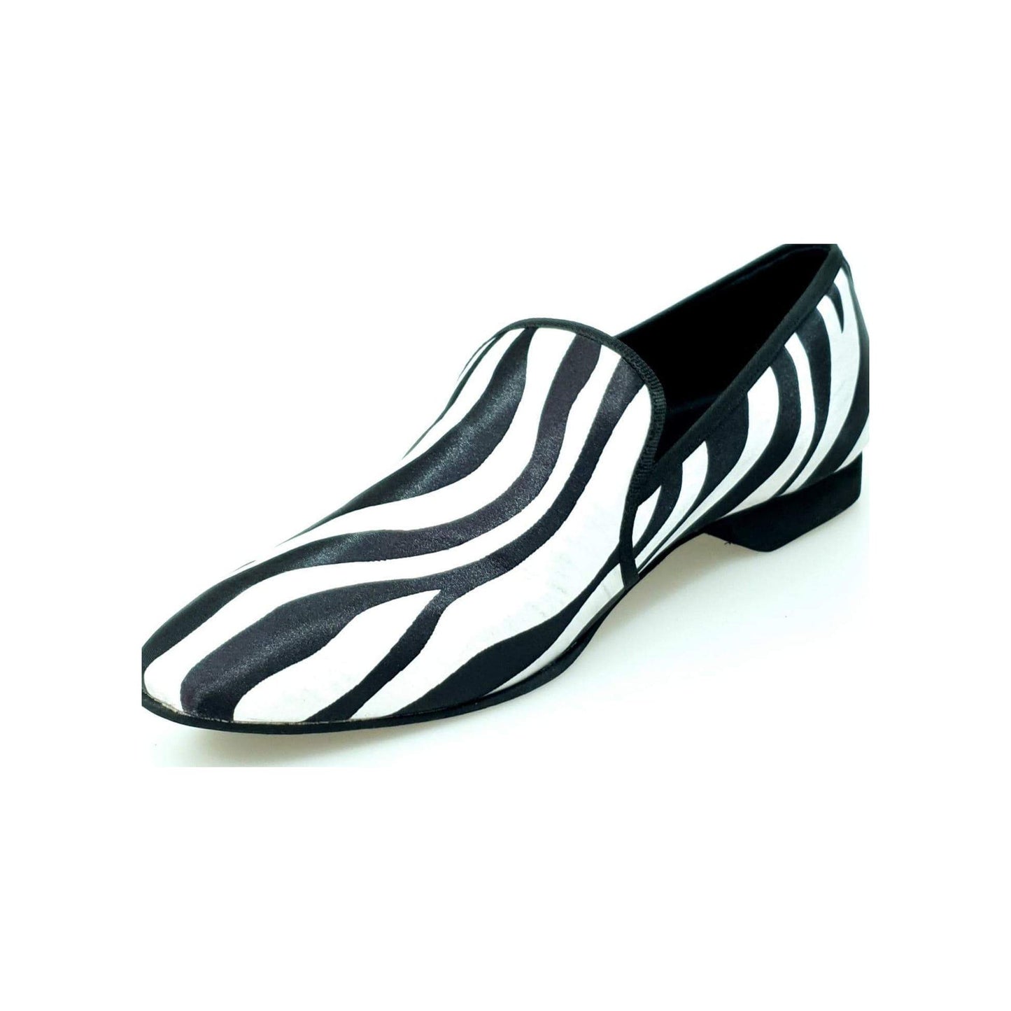 Scarpa da uomo Wish Dance Shop MS21 mocassino in raso seta zebrato con profili neri, forma lunga, stile elegante e originale