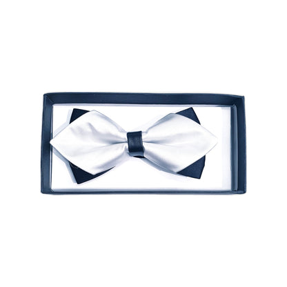 Papillon Wish Dance Shop doppio a punta fantasia argento sovrapposto a base nera, elegante accessorio da abbigliamento.